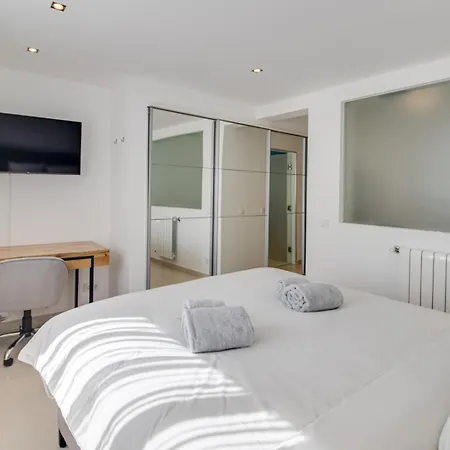 Charming 2bd 500mt Wi-fi Ac Pool *