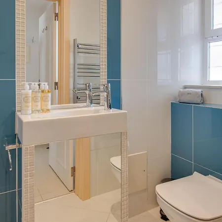 Charming 2bd 500mt Wi-fi Ac Pool