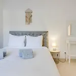 Charming 2bd 500mt Wi-fi Ac Pool Apartment